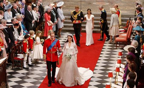 Look Back At All The Best Photos From Kate And Wills Royal Wedding