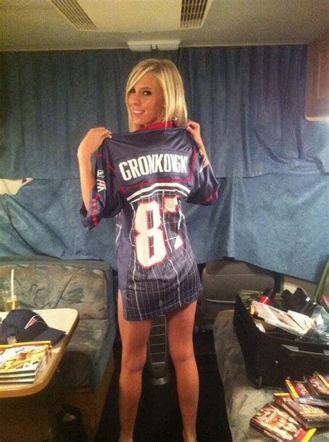 Bibi Jones And Her Rob Gronkowski Jersey Are Ready For Super Bowl Sunday Joe Montana S Right Arm