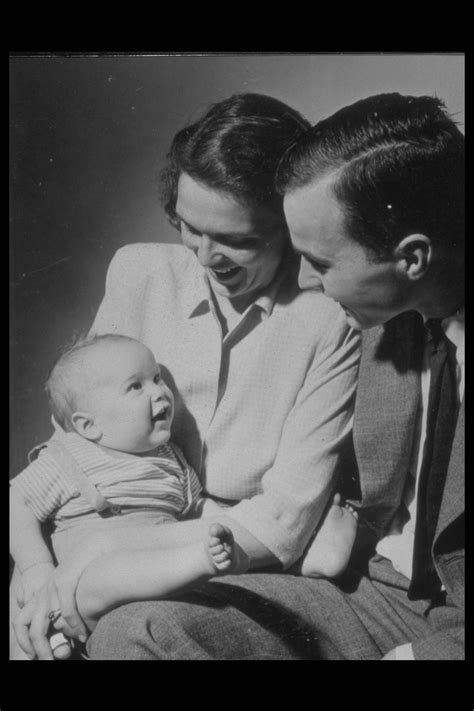 A leader of the conservative half of the progressive wing of the republican party in the early 20th century. william-howard-taft-and-family-posing-outdoors-2 ...
