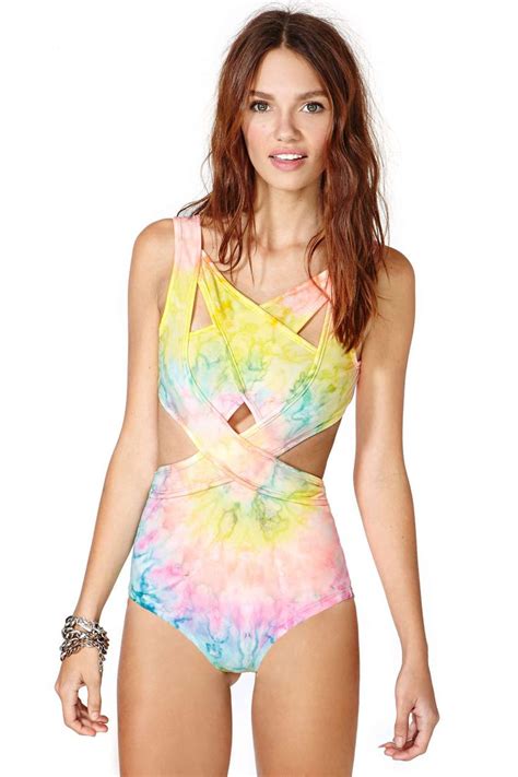 40 Totally Insane Swimsuits That Will Give You Super Weird Tan Lines Fashion Fashion Clothes