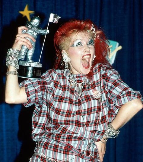 The 33 Most Iconic Beauty Looks In Vma History Via Byrdiebeauty Cyndi