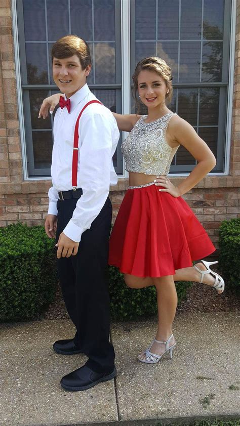 Pin By Eunice Scott On Picture Time Homecoming Dance Pictures Prom Photoshoot Homecoming Poses