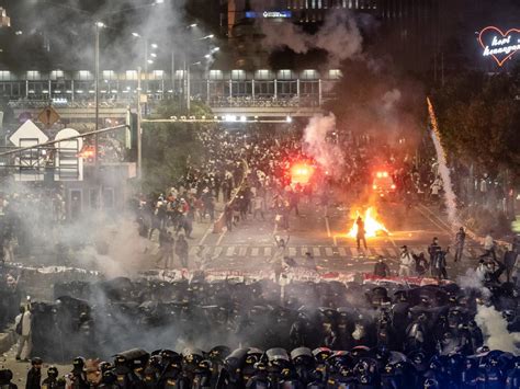 Membawa nama cyber memang sesuai dengan tampilan aplikasi yang sengaja dibuat futuristik. Indonesia elections: Police fire tear gas to disperse ...