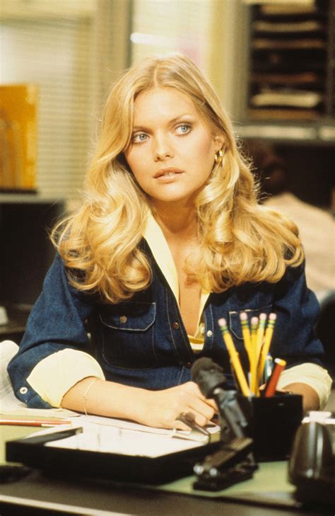 Michelle Pfeiffers Best On Screen Beauty Looks From Scarface To