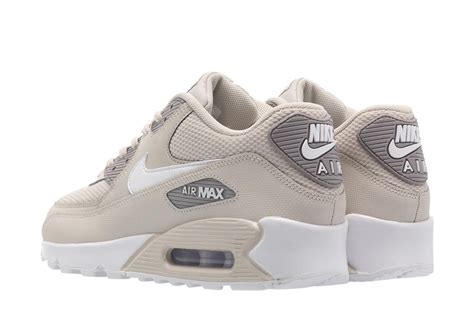 Nike Wmns Air Max 90 In Gray Lyst