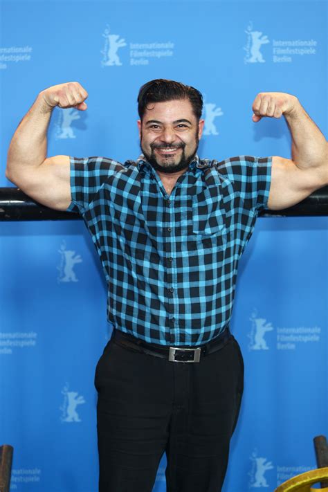 meet the world s strongest vegan patrik baboumian who set incredible 1200lbs world record while