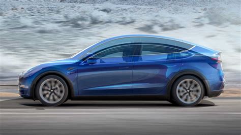 Let's see how these cars compare and what similarities and differences they have! Tesla Model Y vs Model 3, a caccia di differenze