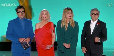 The Schitts Creek Cast Reunited And Stole The Show At The 2021 Emmys