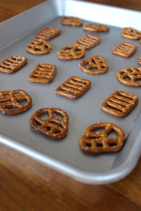 Hershey's kisses are truly a chocolate classic. Pretzels with Hershey Kisses - make Christmas themed ones ...