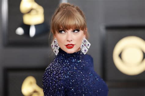 taylor swift s roberto cavalli outfit at the grammys 2023 popsugar fashion uk photo 5