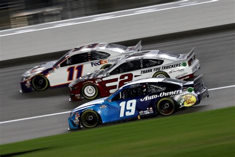 One of the largest tracks on the nascar sprint cup series circuit is actually among the smallest. At-track photos: 2020 Kansas Speedway-1 | NASCAR