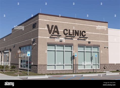 Brownsburg Circa November 2022 Va Medical Clinic The Us