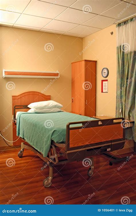 Het Bed Van Het Ziekenhuis Stock Afbeelding Image Of Ziek