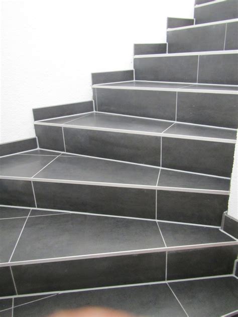 Besondere formen (die bei treppen aus holz möglich sind) sind bei einer treppe aus beton nur schwer realisierbar. Komplett Renovierung Küche - Wir bauen Ihren Traumpool