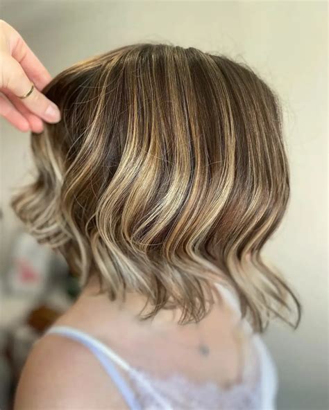 Mechas Balayage En Pelo Corto Para Mujeres De Y A Os C Mo Llevarlas Para Parecer M S Joven