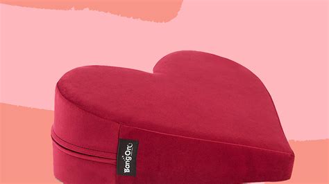 11 Best Sex Pillows And Wedges To Take Your Orgasms To The Next Level Glamour Uk