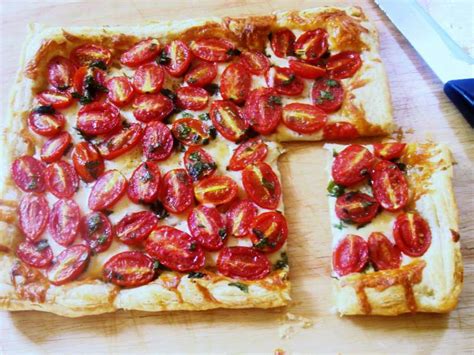 Puff Pastry Tomato Tart Recipe Petitchef