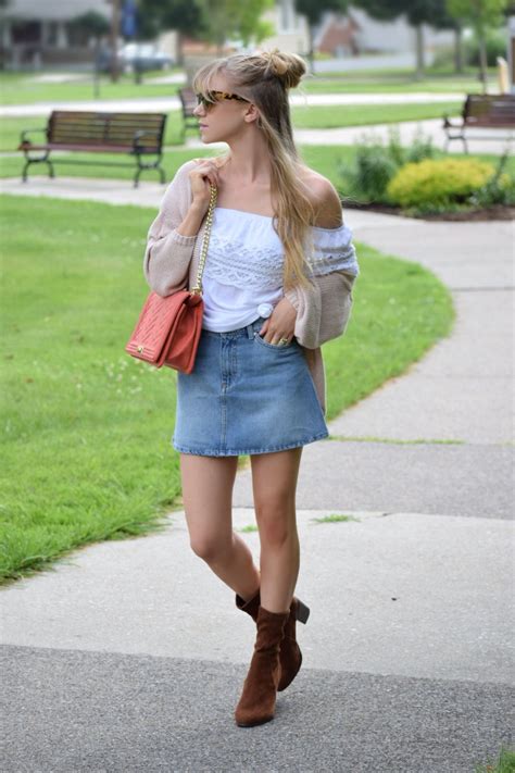 5 Easy Tips To Style Your Summer Denim Skirt Into The Perfect Fall