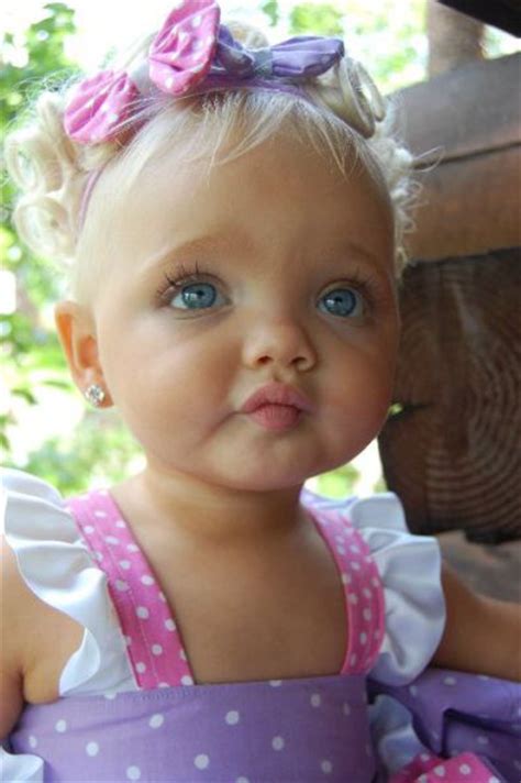 【まるで人形のような】2歳のモデル、「アイラ・ブラウン」 10 Images ポッカキットポッカキット