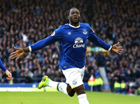 Romelu Lukaku Will Commit His Future To Everton Players Agent