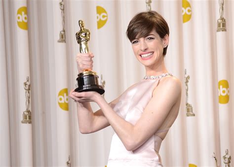 Anne Hathaway Admits She Tried To Pretend To Be Happy When Winning Her Oscar Access Online