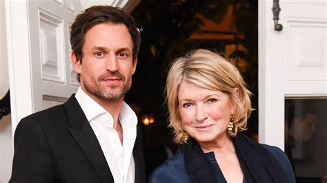Martha helen stewart is an american retail businesswoman, writer, and television personality. Martha Stewart-Approved Looks for Dating the Younger Guy ...