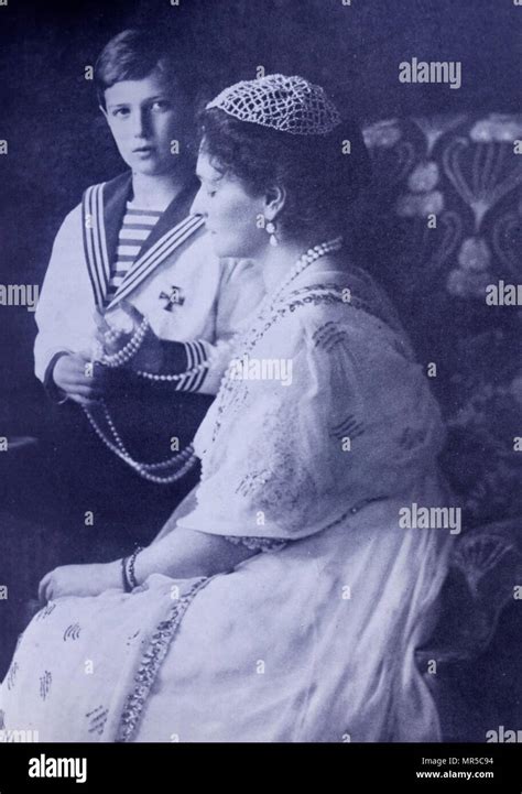 Fotografia Di Alexei Nikolayevich Della Casa Di Romanov Con Sua Madre