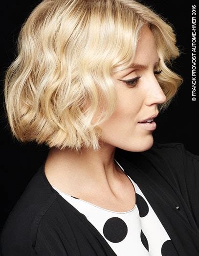 Per i capelli dell'autunno 2017 i tagli più trendy sono dinamici, con colori anche d'ispirazione nordica, ma prima servono trattamenti per far tornare a splendere la chioma. Tagli capelli biondi 2017