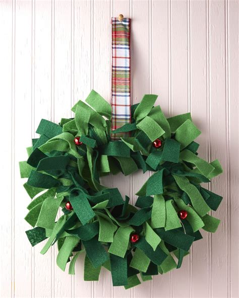 Make These Super Simple Christmas Crafts With Your Kids This Season