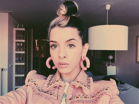 the voice s melanie martinez accused of sexual assault by former friend denies allegations