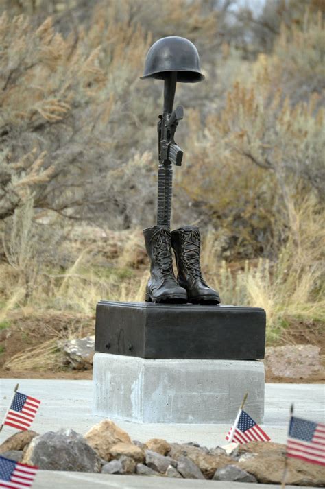 Fallen Soldier Memorial Statue