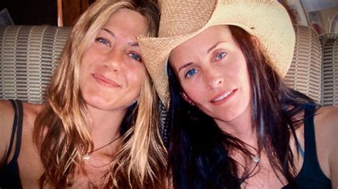 Jennifer Aniston Showers Birthday Love On Co Star Courteney Cox With Friends Monica Geller