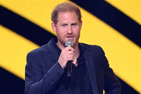 Prince Harry S Body Language Told A Different Story During His Invictus Games Closing Ceremony