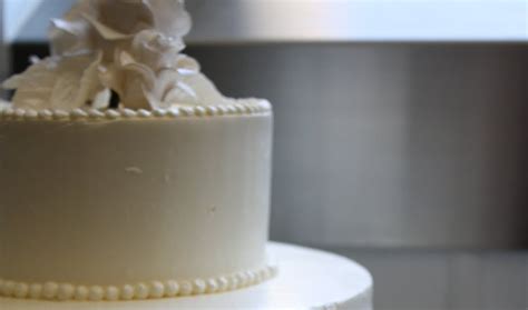 Verbena Pastries The Wedding Cake With Pearl Sugar Flowers