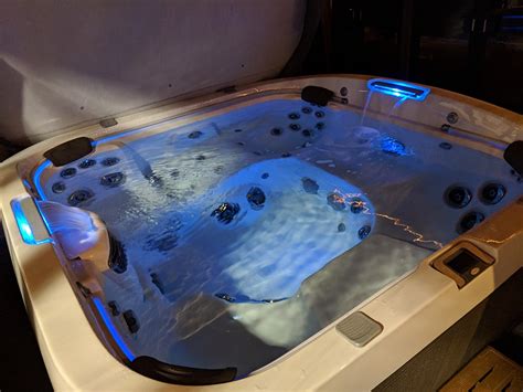5 Built In Jacuzzi® Hot Tub Features Youre Going To Love