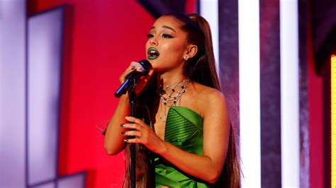 Ariana Grande Went To See “wicked” On Broadway Again Teen Vogue