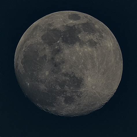 The Moon Waxing Gibbous 972 From The Uk Pics