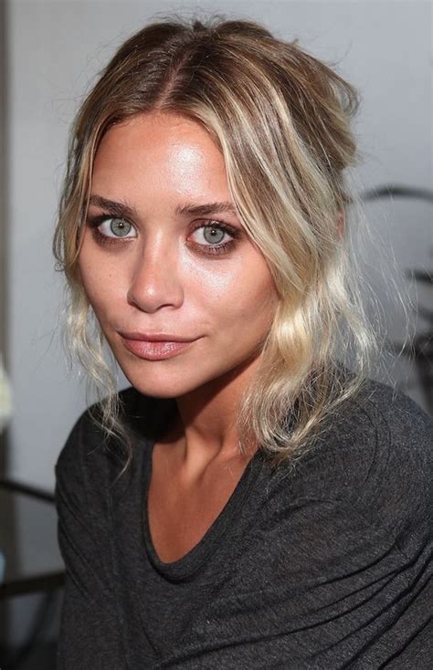 Get Ashley Olsens Subtle Smoky Eye Beauty Look Olsens