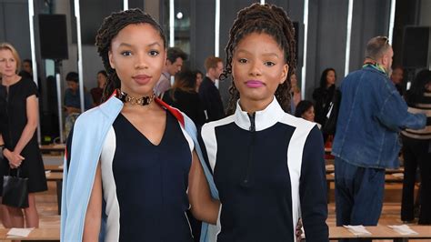 The Randb Duo Chloe X Halle Were In The Front Row Of Tory Burch The New