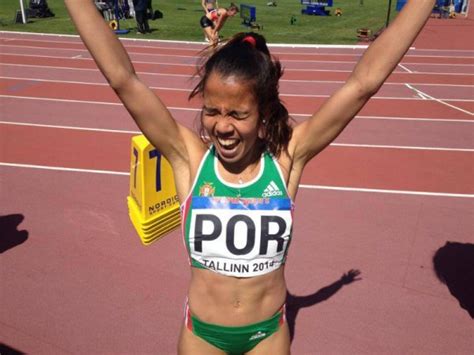 She lives in a country where have totall 10.28 million peoples with the average gdp $240.7 billion. BALANÇO DA ÉPOCA 2017 - 800 METROS (F) | Revista Atletismo