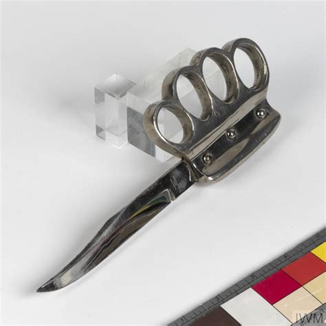 Clements Knuckle Duster Knife Imperial War Museums