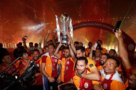 Galatasaray Crowned Süper Lig Champions Of Turkey T Vine