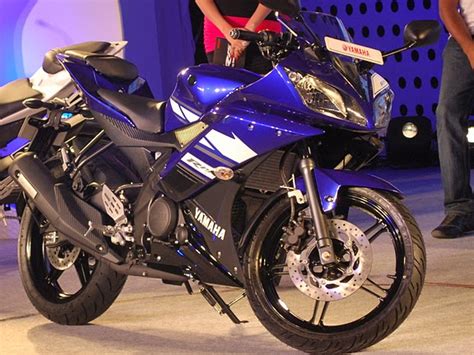 The base model could cost roughly rs 1.32 lakh. YAMAHA R15 v2.0 HD Pics ~ R15 MODIFICATIONS By Rahul Harwani