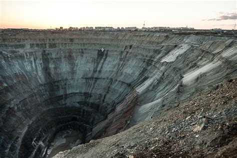 Keep reading and we'll highlight some of the best email service providers around. Kimberlite pipe "Mir" - indigenous diamond deposits. - Littlegate Publishing