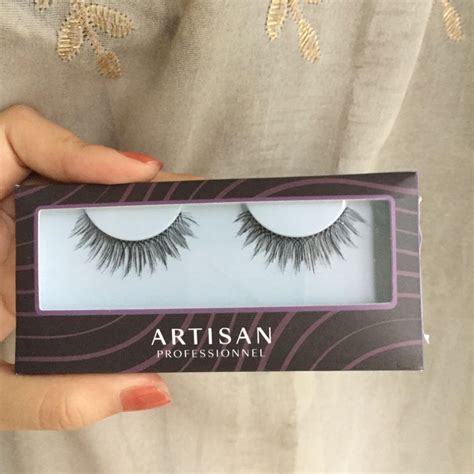 Rambut mata merupakan rambut yang sangat lembut. Produk Lokal Artisan Pro untuk Miss Universe 2018