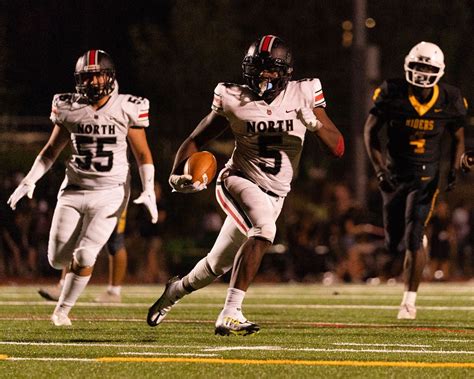 Josiah Davis’ three touchdowns lead North Salem in 35-3 win over