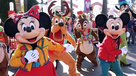 Mickeys Happy Holidays Show At Disney California Adventure