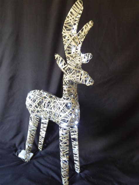 These festive reindeer decorations are the perfect way to add a little bit of elegance and sparkle to your home during the christmas season. Large Pre Lit Christmas Reindeer Decoration Rustic Rattan ...