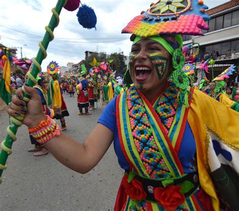 El Famoso Taita Carnaval Se Festej En Ambato Guaranda Gualaceo Y Chordeleg