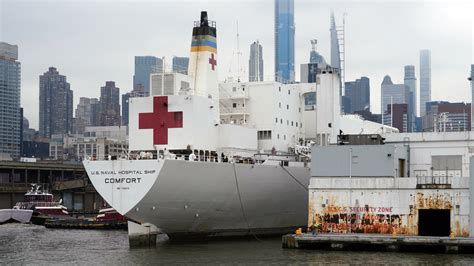 New York Mayor Praises Arrival Of Navy Ship The New York Times